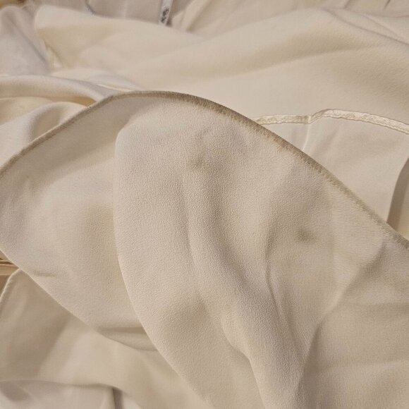 The Victoria Jane Ivory Wedding Dress 12 - Picture 6 of 6